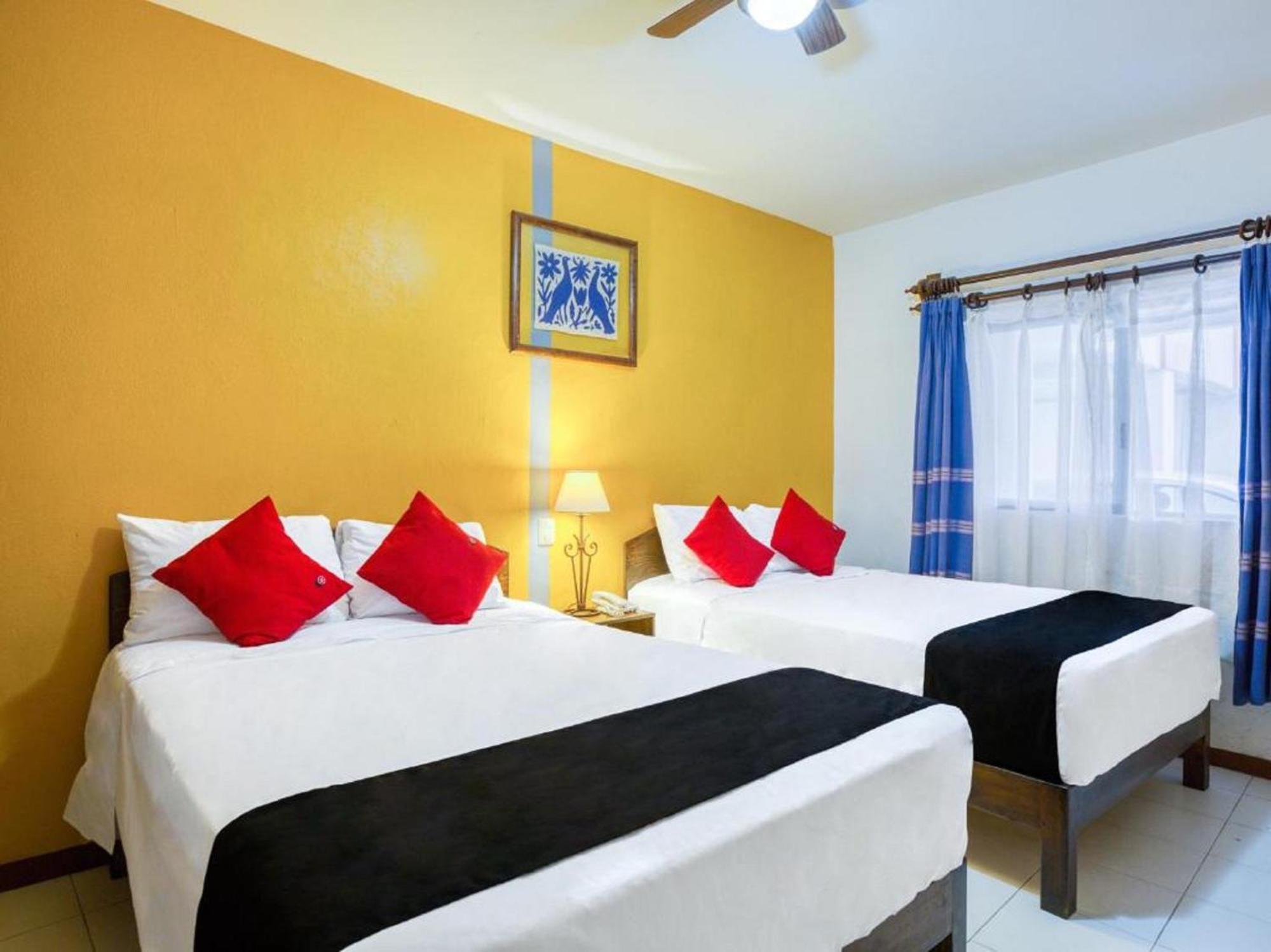 Hotel Capital O Crespo Hotel, 4*