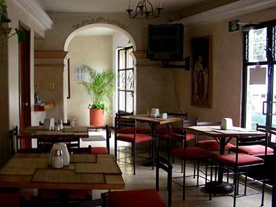 Capital O Crespo Hotel, Hotel 4*