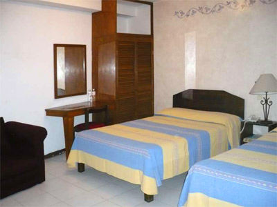 Capital O Crespo Hotel, Hotel 4*
