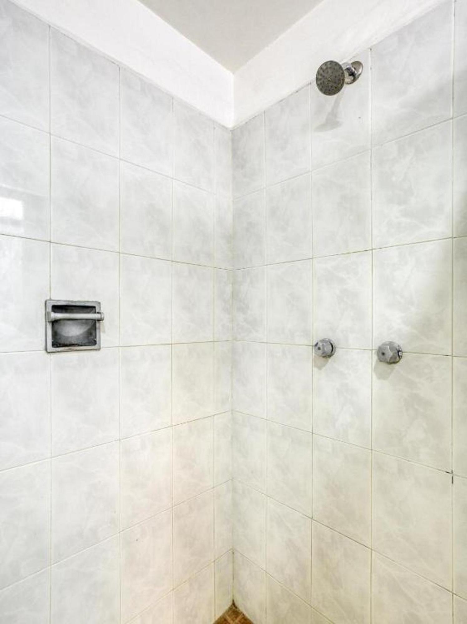 Hotel Capital O Crespo Hotel,