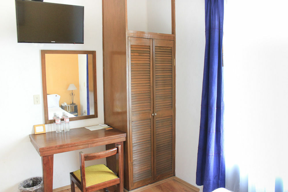 Hotel Capital O Crespo Hotel, 4*